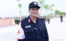 B&#225;c sĩ qu&#226;n y - Điểm tựa sức khỏe cho những bước ch&#226;n diễu binh