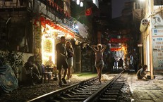 H&#224; Nội vẫn xảy ra nhiều vụ tai nạn đường sắt, &#39;c&#224; ph&#234; đường t&#224;u&#39; bị y&#234;u cầu xử l&#253;