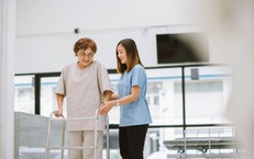 Chăm s&#243;c bệnh nh&#226;n đột quỵ n&#227;o