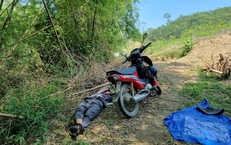 Nắng &#39;đổ lửa&#39; tr&#234;n đầu, người lao động miệt m&#224;i mưu sinh
