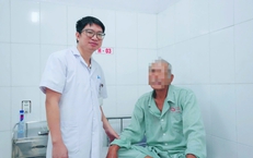 Người đ&#224;n &#244;ng bất ngờ tim ngừng đập khi đang chờ chạy thận