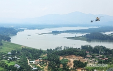 Đồng M&#244; tuyệt đẹp nh&#236;n từ &#244; cửa trực thăng