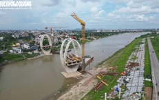Lạ mắt kiến tr&#250;c cầu qua s&#244;ng Đuống sắp ho&#224;n th&#224;nh