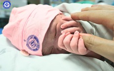 ‘Công dân nhí' đầu tiên chào đời năm 2026 của thủ đô Hà Nội