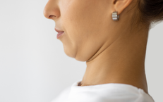 5 bài tập đơn giản giúp giảm cứng cổ, phục hồi vận động