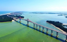 Toàn cảnh cầu vượt cửa biển dài nhất miền Trung