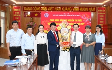 Thứ trưởng Nguyễn Tri Thức thăm, làm việc và chúc Tết hai đơn vị trực thuộc Bộ Y tế tại TPHCM