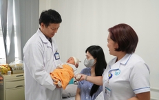 Bác sĩ trực tiếp hiến máu cứu sản phụ băng huyết nguy kịch