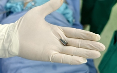  Đang ngồi học bỗng tím tái, bé trai 7 tuổi khiến bác sĩ hốt hoảng khi soi phế quản