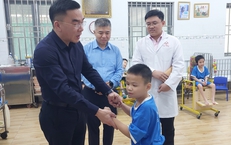 Công đoàn Y tế Việt Nam thăm, động viên cán bộ Trung tâm điều dưỡng, phục hồi chức năng, trợ giúp trẻ em và hỗ trợ người khuyết tật