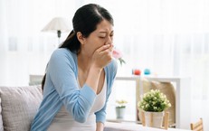 Mẹo giúp mẹ bầu giảm bớt khó chịu do ốm nghén trong 3 tháng đầu thai kỳ