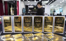 Giá vàng thế giới lập đỉnh, cảnh báo nguy cơ điều chỉnh giá