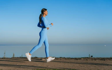 Chỉ đi bộ mỗi ngày có đủ cho phụ nữ trên 35 tuổi khỏe mạnh không?