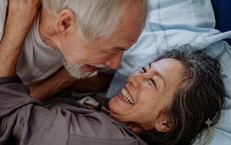 Sau tuổi 70, chuyện 'yêu' thay đổi thế nào?