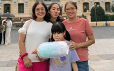 Mẹ chồng, mẹ ruột Lê Phương trẻ đẹp ở tuổi xế chiều