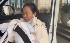 CSGT Điện Biên dùng xe công vụ kịp thời đưa bé trai co giật đi cấp cứu