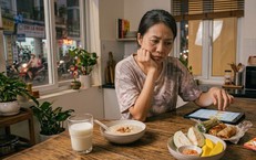 Người tiền đái tháo đường có nên ăn vặt buổi tối khi bụng đói?