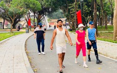 Người trung niên: Vì sao đi bộ chưa đủ chống teo cơ và ổn định đường huyết?