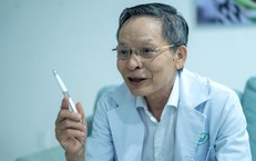 Từ cậu học trò đi bộ 20 km đến người mang ánh sáng cho hàng chục nghìn bệnh nhân