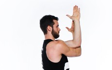 5 tư thế yoga đứng có thể thực hiện mọi lúc, mọi nơi