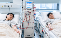 Hai thanh niên 23 tuổi suy thận giai đoạn cuối, phải lọc máu cả đời
