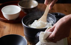Tưởng bỏ cơm giúp hạ đường huyết, người phụ nữ bỗng mệt lả, rụng tóc từng nắm
