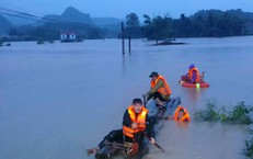 Mưa vượt 300mm, nhiều khu vực Trung Bộ ứng phó với thiên tai