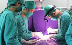 Chạy đua thời gian giành sự sống cho bé 11 tháng tuổi, vỡ xương sọ
