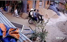 Xót xa lời chào buổi sáng của hai đứa trẻ với bố trước khi đi học