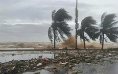 Vì sao không có cơn bão nào đổ bộ đất liền dù đã vào mùa cao điểm?