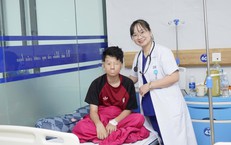 Cậu bé nôn ra lượng lớn máu tươi vì một bệnh lý đang 'trẻ hóa'