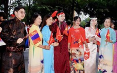 'Sắc màu năm châu' đưa màu sắc quốc tế xuống phố Hà Nội