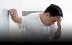 Không có biểu hiện gì, người đàn ông 40 tuổi hốt hoảng khi thấy huyết áp cao