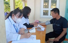 Những trường hợp nào được xét tặng Kỷ niệm chương 'Vì sức khỏe nhân dân' không tính thời gian công tác