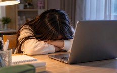 Đằng sau những lời 'tâm sự' của trẻ trên mạng xã hội: Cạm bẫy nào đang chờ?