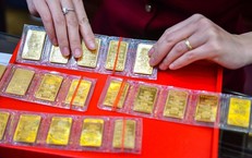 Chốt giá vàng hôm nay ngày 8/10 nằm yên nghe ngóng