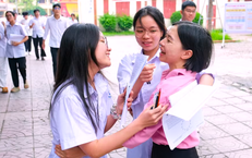 Đứa trẻ quá ngoan có thể đang che giấu áp lực tâm lý gì?