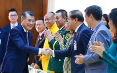 Thủ tướng Lê Minh Hưng gặp cộng đồng người Việt Nam tại Lào