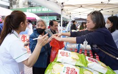 "Hội chợ 0 đồng" Bệnh viện Đa khoa TP Vinh tiếp thêm niềm tin cho người bệnh