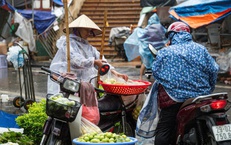 Không khí lạnh gây mưa lớn cho miền Trung, biển động mạnh