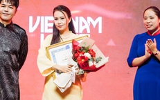 Cẩm Ly bất ngờ nhận tin vui ở tuổi trung niên