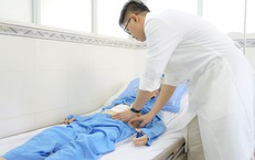 Phát hiện ung thư dạ dày sau 1 tuần không ăn uống được