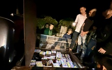 Bắt đối tượng giấu gần 200kg pháo trong hầm tự chế xe ô tô