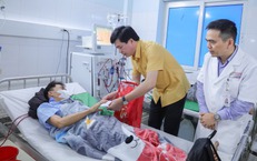 Ủy ban MTTQ Việt Nam tỉnh Nghệ An tặng 100 suất quà Tết cho bệnh nhân nghèo