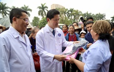 Chuyến xe yêu thương - món quà đặc biệt tặng người bệnh ung thư về quê đón Tết