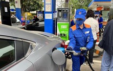 Giá xăng tăng lần thứ 3 liên tiếp, RON95 lên 19.298 đồng/lít