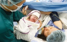 Bổ sung chính sách hỗ trợ sinh đủ 2 con, khuyến khích phụ nữ sinh con trước 35 tuổi