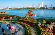 Ngắm linh vật ngựa tại Hội Xuân Huế 2026