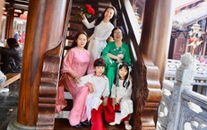 Rộn ràng chụp ảnh Tết tại ngôi chùa cuối cùng Việt Nam được phong Sắc tứ