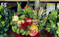 Mâm ngũ quả giá tiền triệu vẫn 'cháy hàng' dịp cận Tết 2026